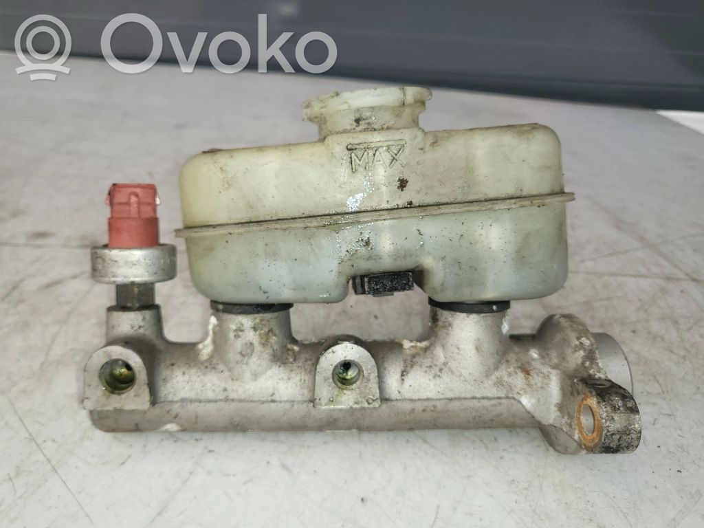 Master brake cylinder