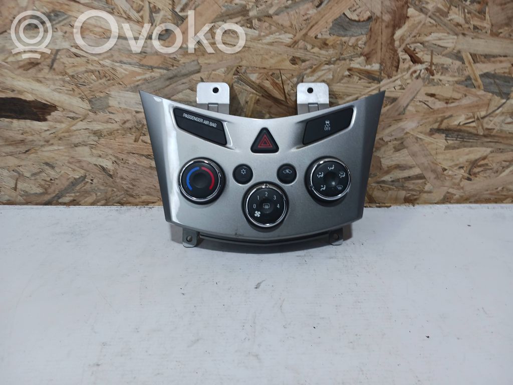 Chevrolet Trax Climate control unit 