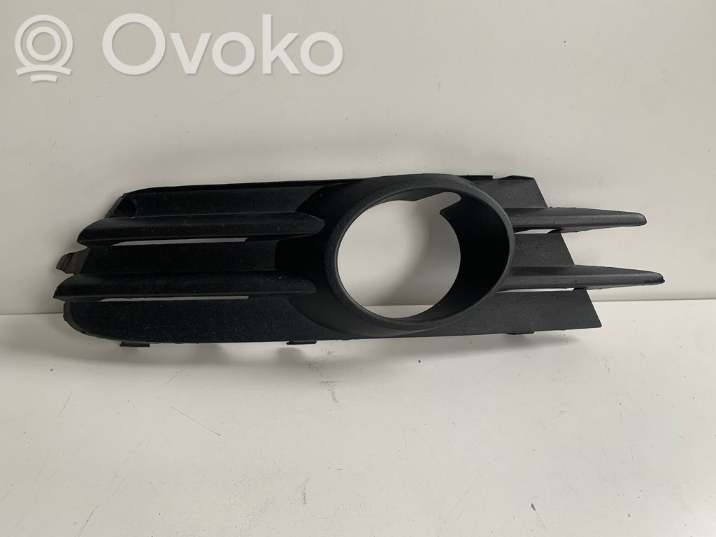 Volkswagen Scirocco Verkleidung Nebelscheinwerfer / Gitter vorne 