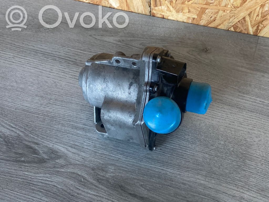 BMW 1 E82 E88 Pompe de circulation d'eau 