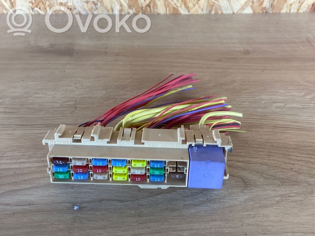 Renault Clio III Fuse box set 
