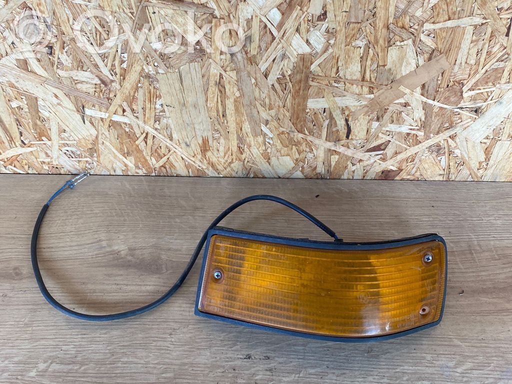 BMW 5 E28 Blinker vorne Stoßstange 