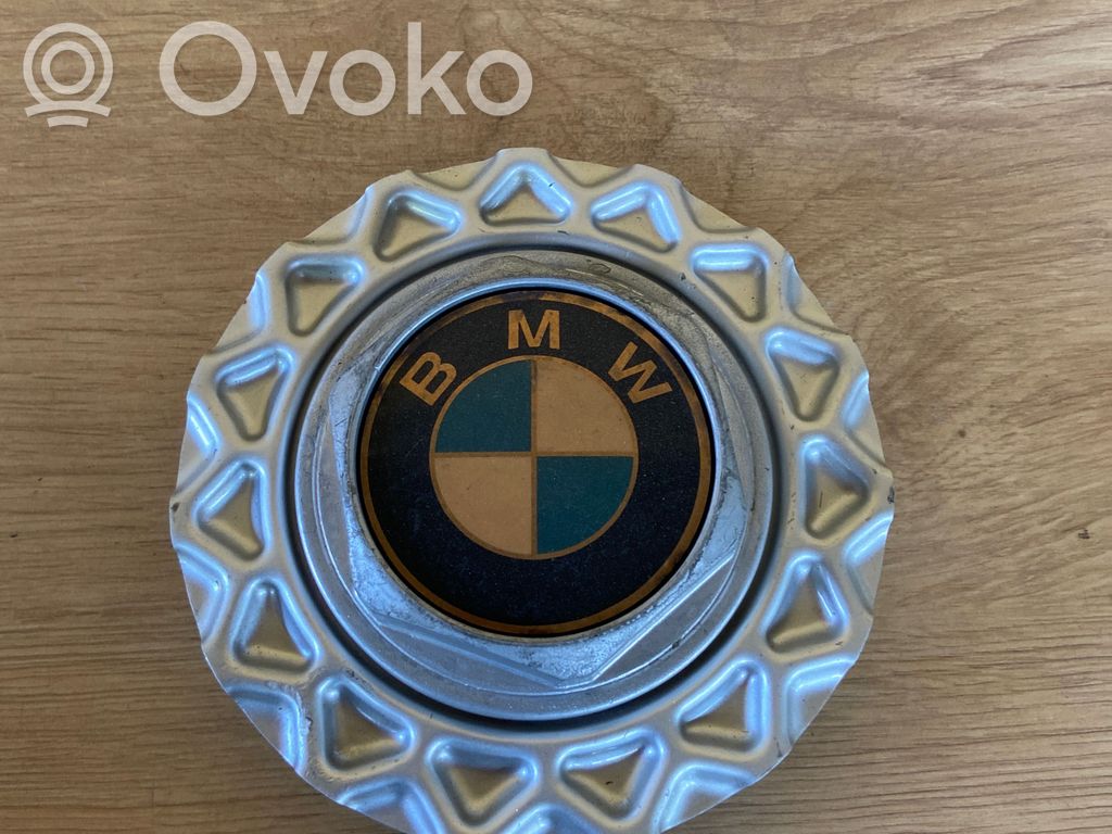 BMW 3 E30 Rūpnīcas varianta diska centra vāciņš (-i) 