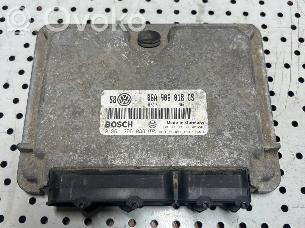 Engine control unit/module   06A906018CS,0261206088