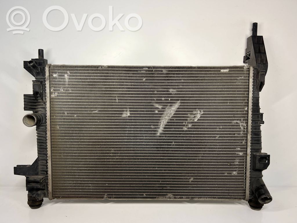 Ford Focus Aušinimo skysčio radiatorius 