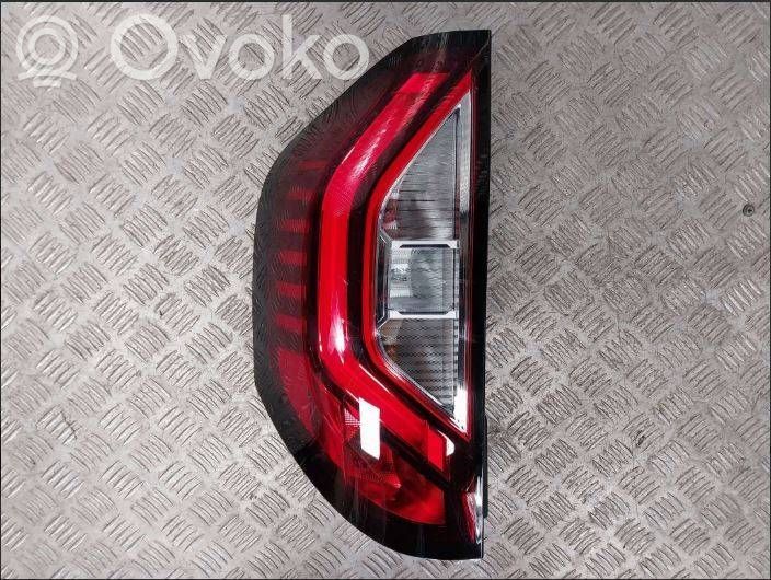 Renault Kangoo III Lampy tylnej klapy bagażnika 