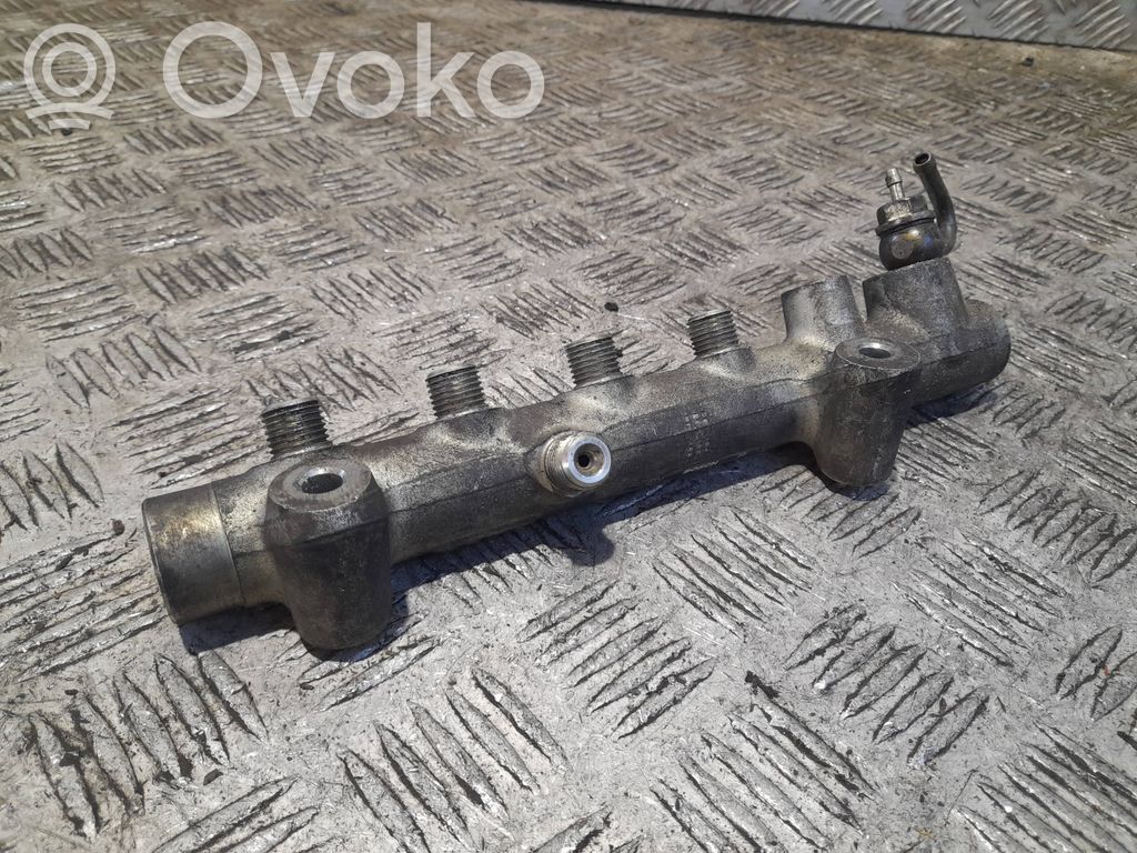 Opel Astra H Kraftstoffverteiler Einspritzleiste Verteilerrohr 
