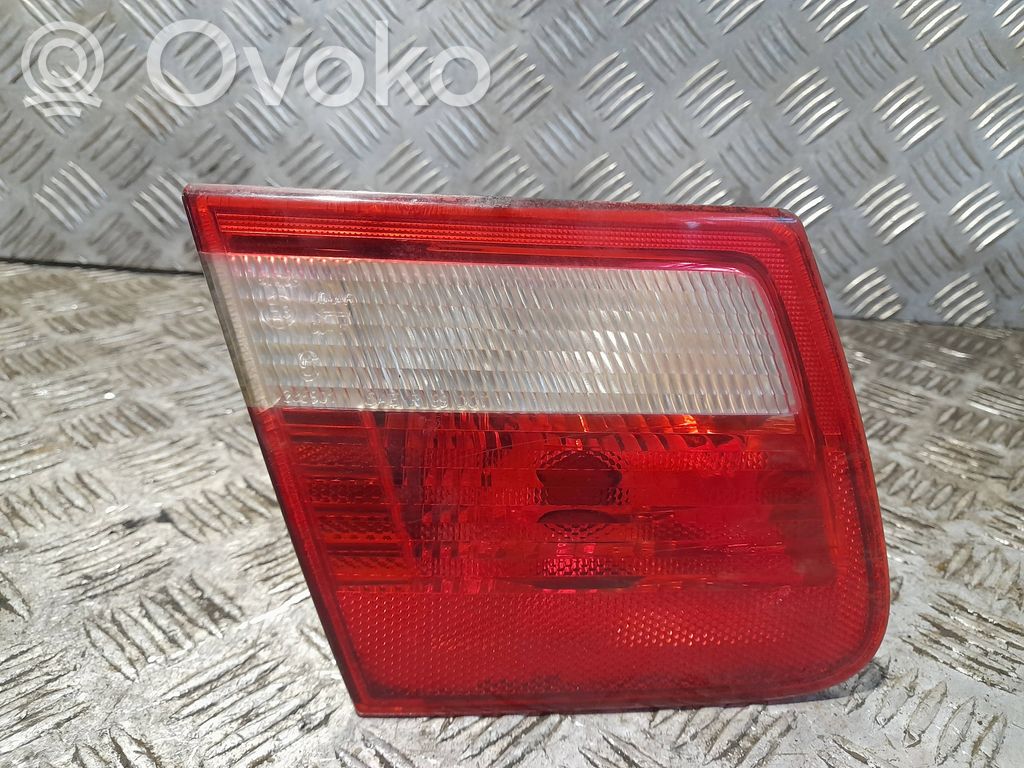 BMW 3 E46 Aizmugurējais lukturis pārsegā 