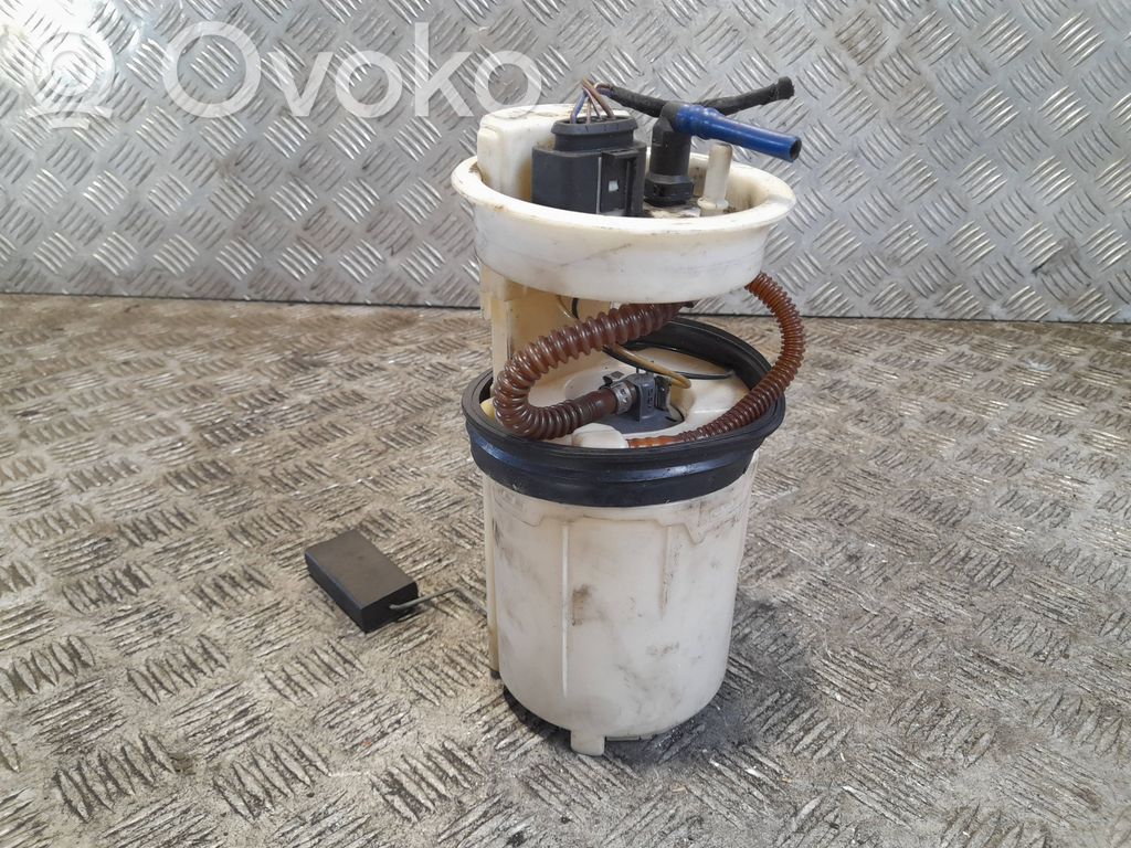 Volkswagen Golf IV Bomba interna de combustible 