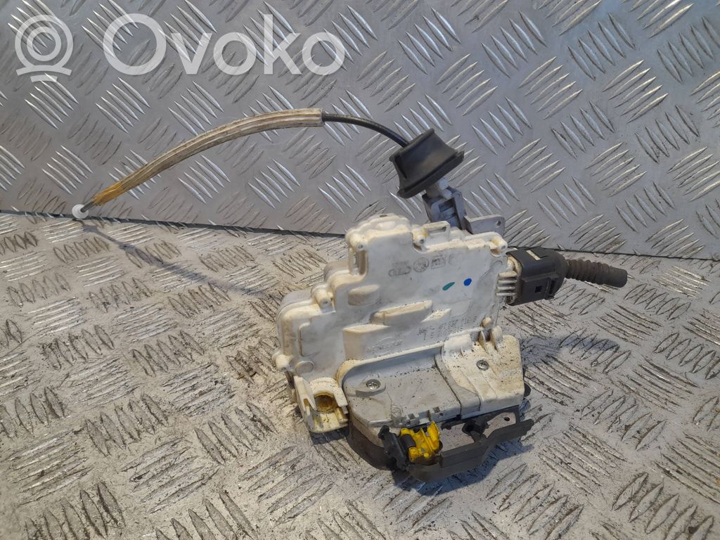 Audi A6 Allroad C6 Front door lock 