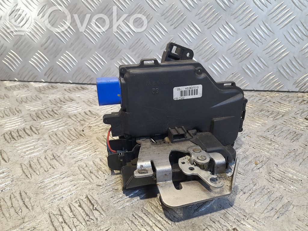 Audi A3 S3 8P Front door lock 