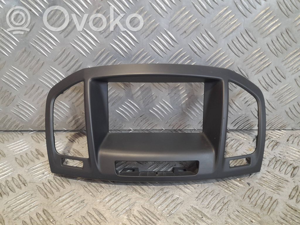 Opel Insignia A Rejilla de ventilación central del panel 