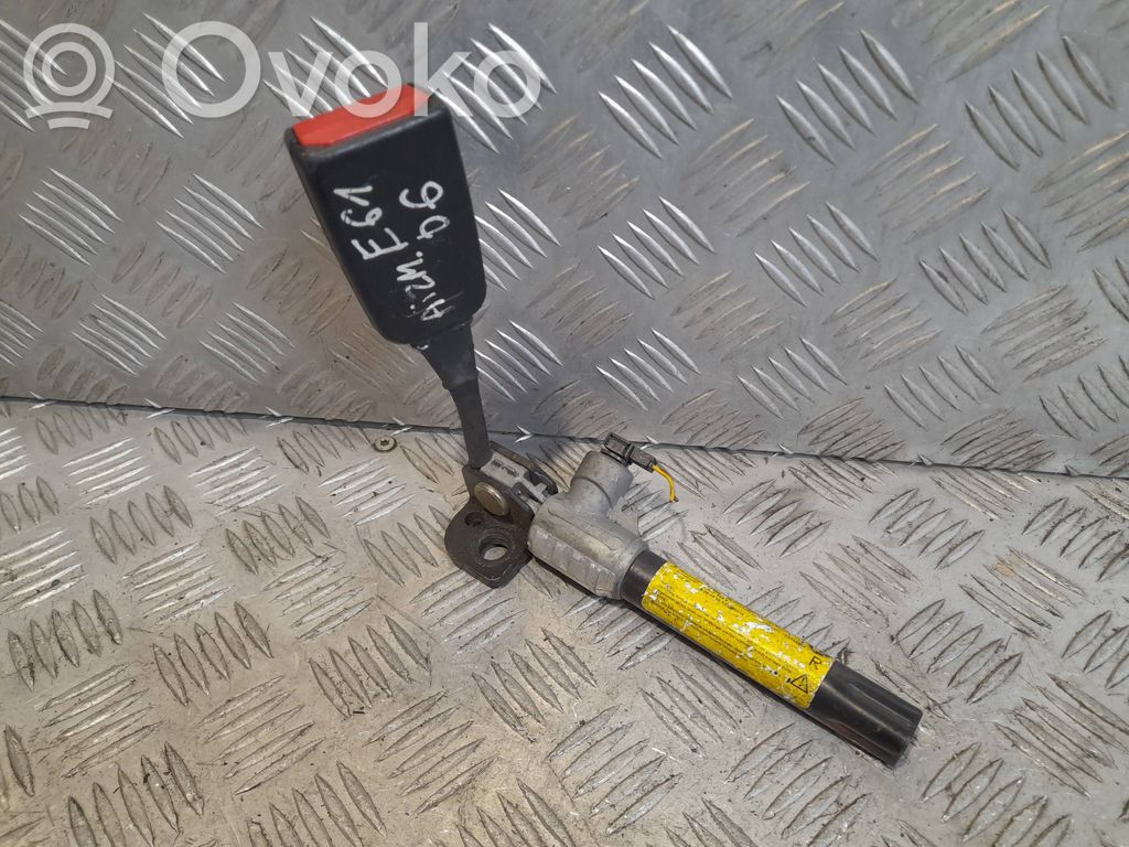 BMW 5 E60 E61 Sagtis diržo vidurinė (gale) 