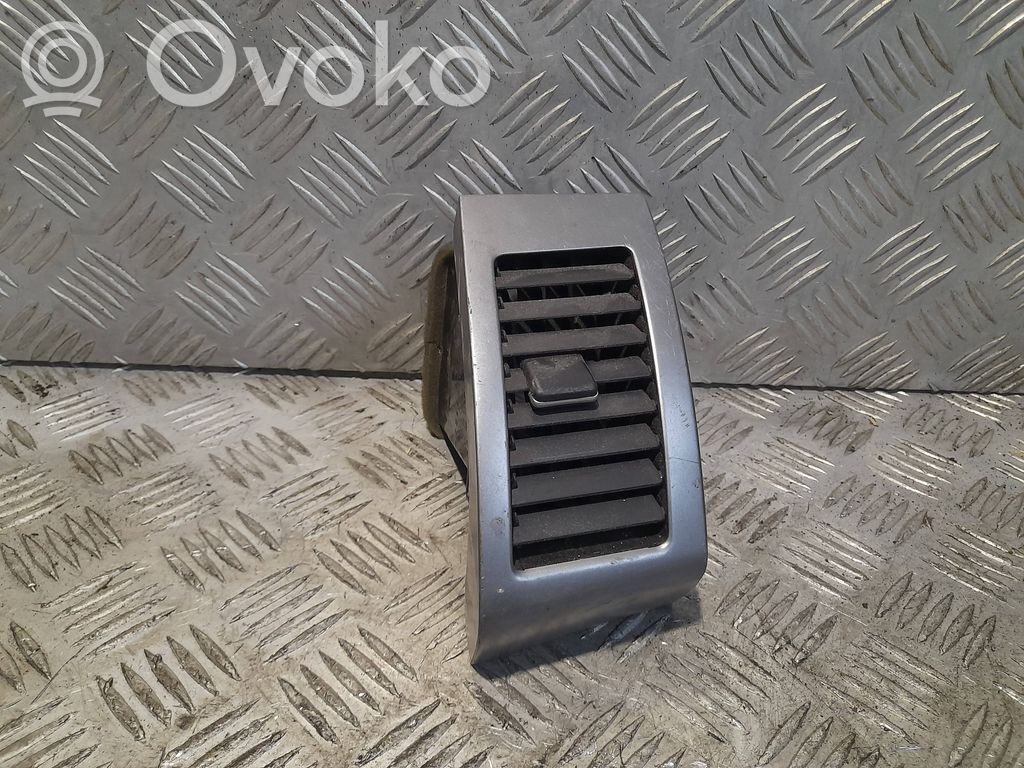 Mitsubishi Outlander Moldura protectora de la rejilla de ventilación lateral del panel 