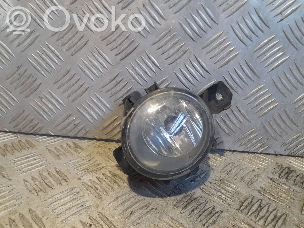 Miglas lukturis priekšā   6924655