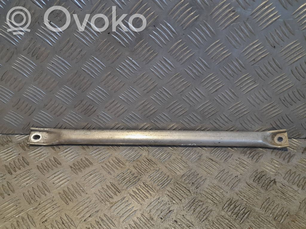 BMW X5 E70 Kita variklio skyriaus detalė 
