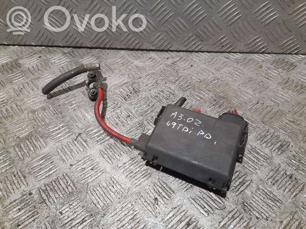 Audi A3 S3 8L Plusa vadu savienošanas mezgls 