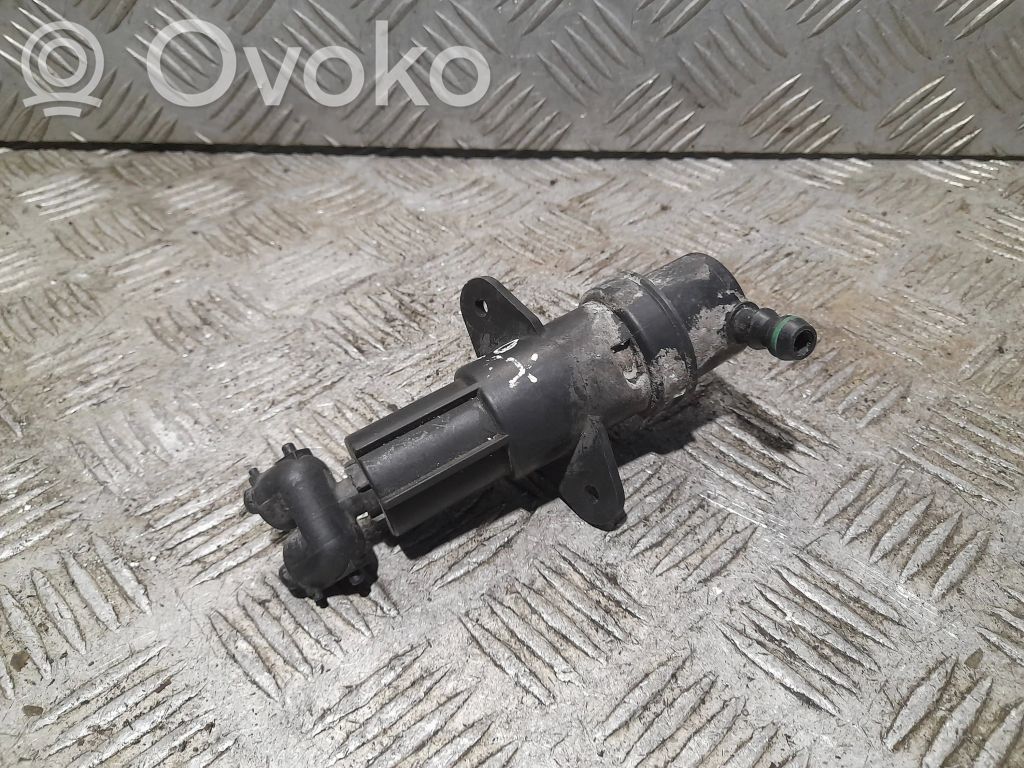 BMW X3 E83 Headlight washer spray nozzle 