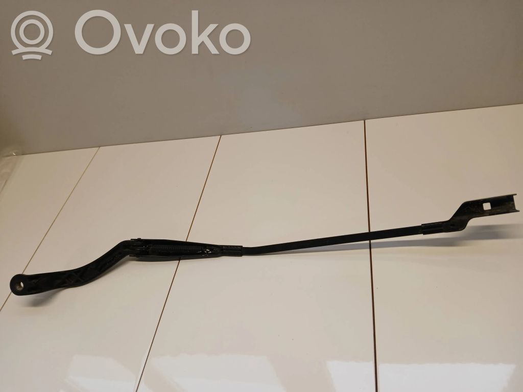 Ramię wycieraczki szyby przedniej / czołowej   6M2117526AB