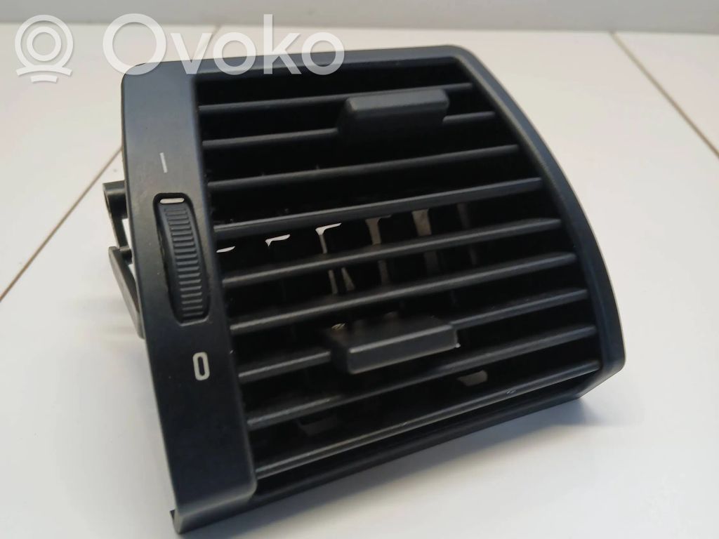BMW X5 E53 Centrinės oro grotelės 