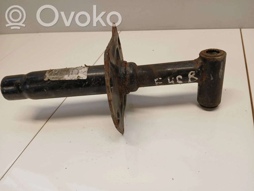 BMW 3 E46 Priekšpusē bampera amortizators 