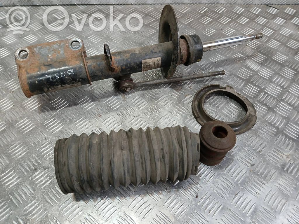 Front shock absorber/damper