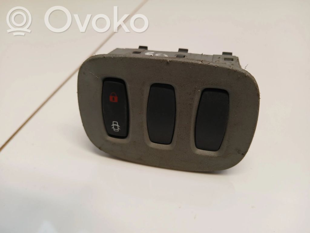 Opel Vivaro Central locking switch button 