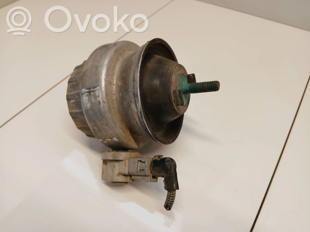 Audi A6 S6 C6 4F Engine mount bracket 