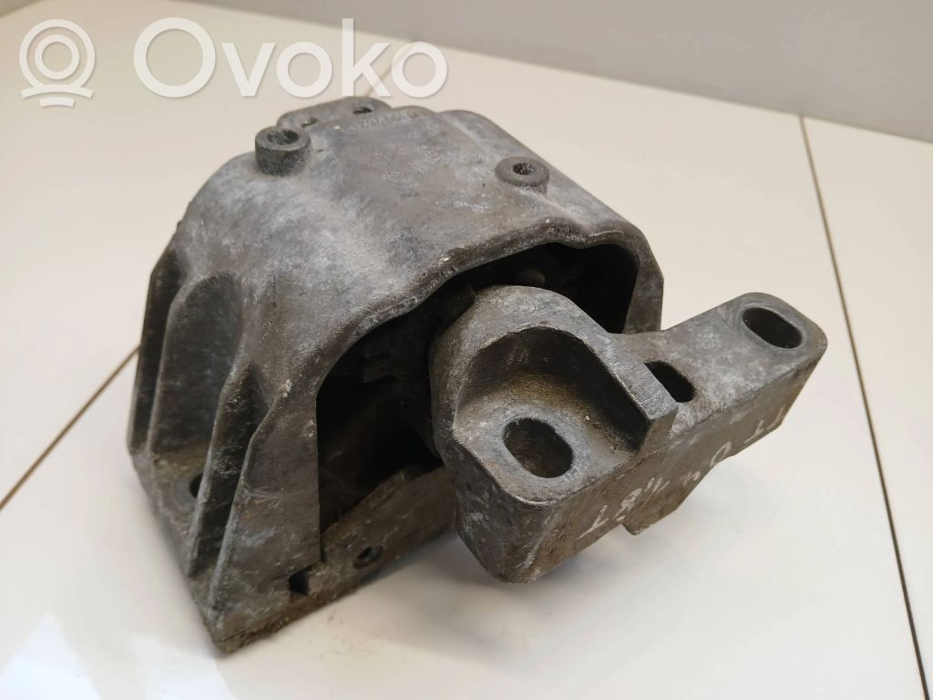 Volkswagen Golf IV Engine mount bracket 