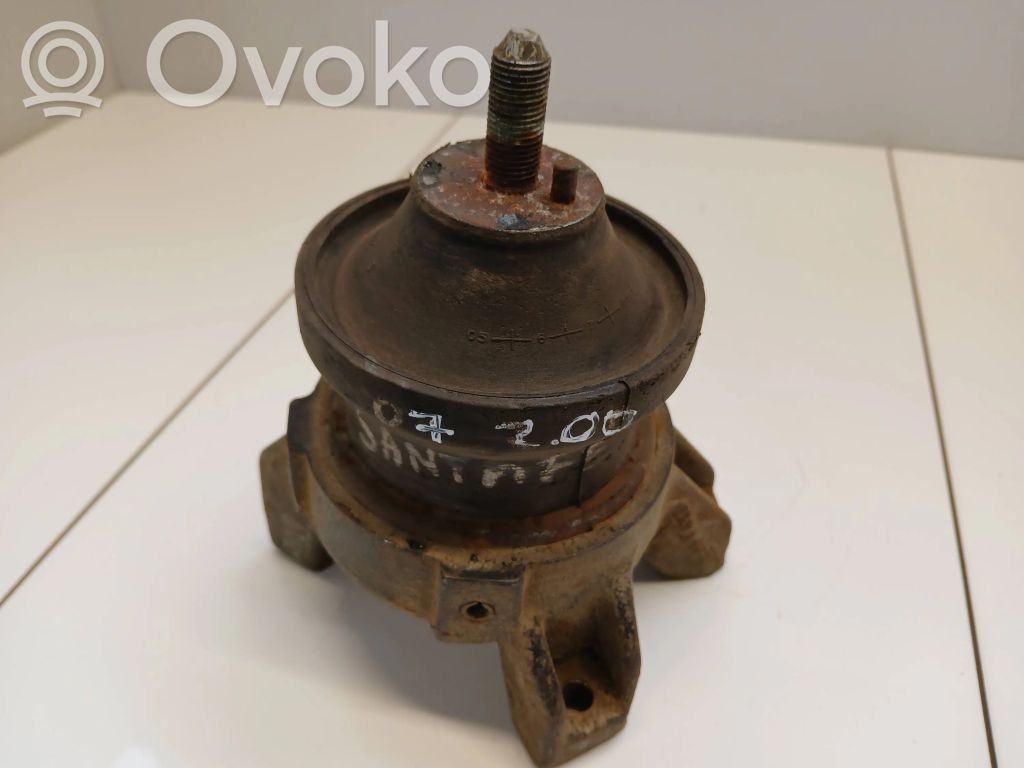 Hyundai Santa Fe Engine mount bracket 
