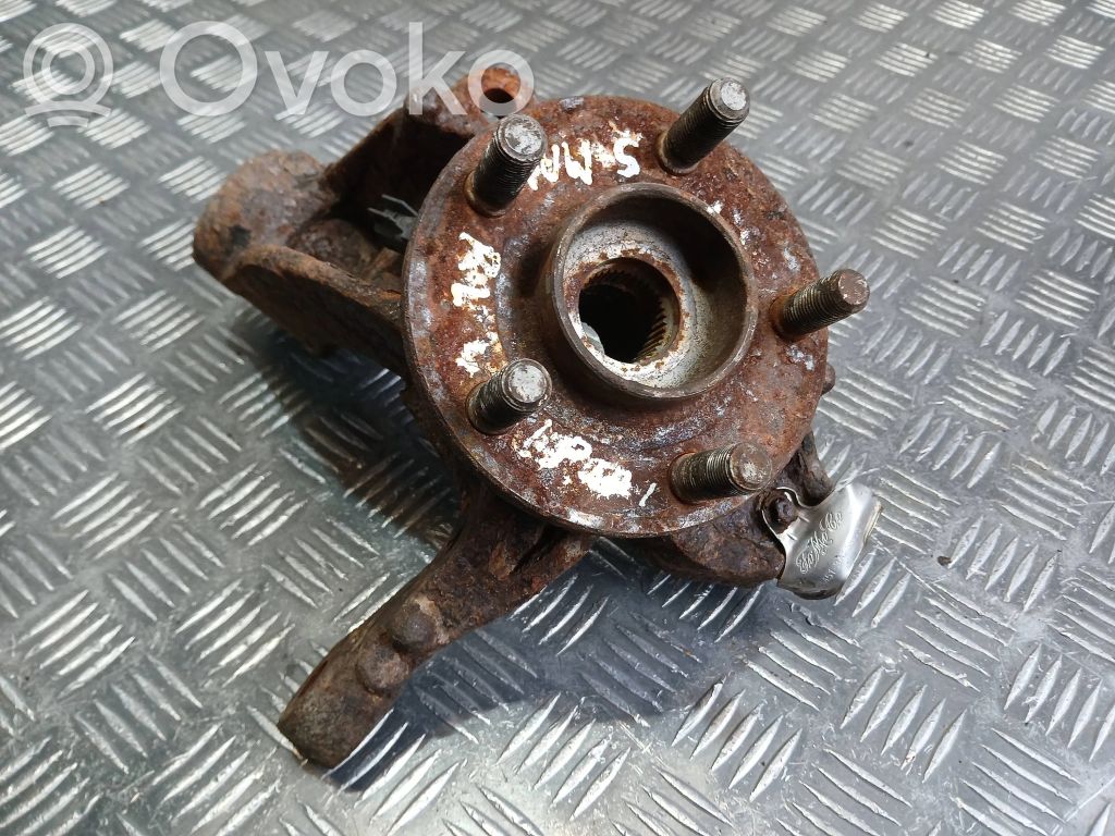 Front wheel hub spindle knuckle