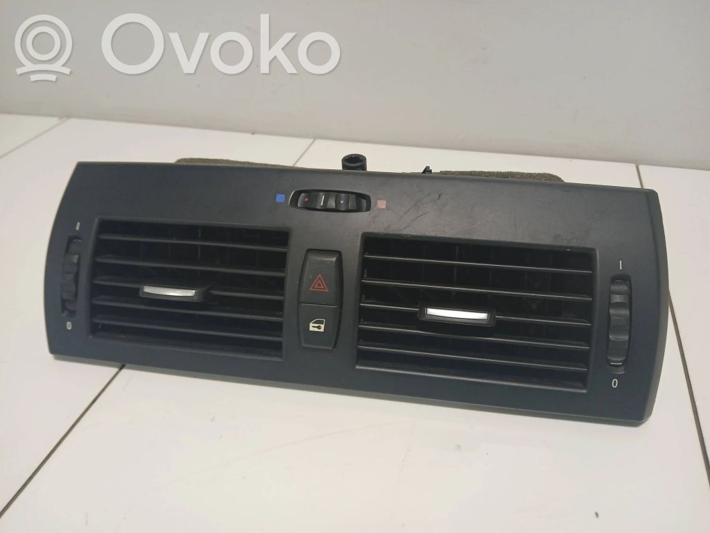 BMW X3 E83 Centrinės oro grotelės 