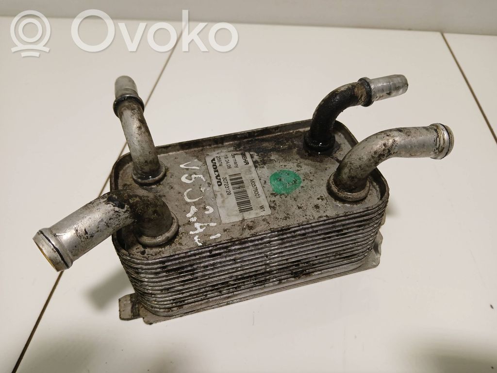 Volvo V50 Oil filter mounting bracket 