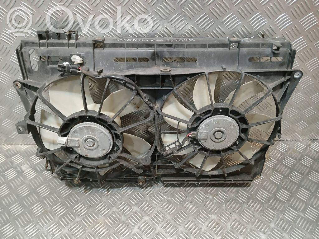 Toyota Avensis T250 Elektryczny wentylator chłodnicy 