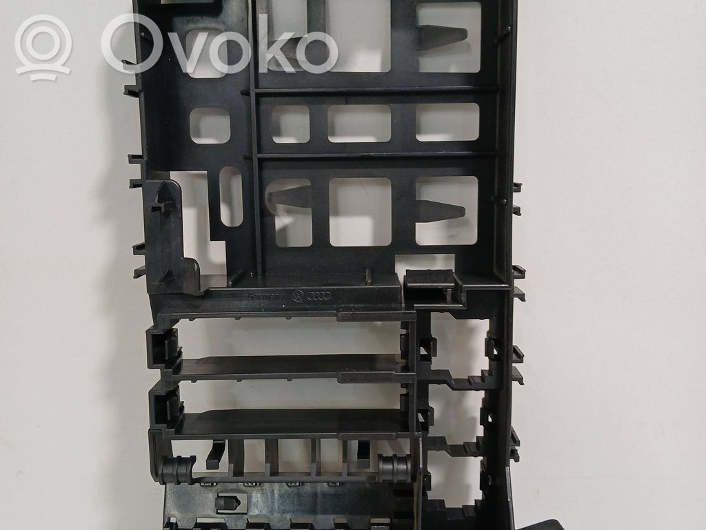Audi A6 S6 C6 4F Sulakemoduuli 