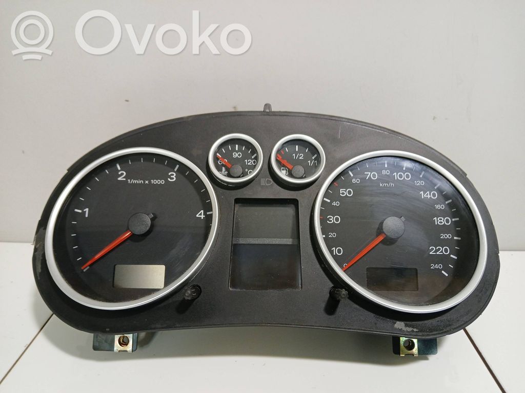 Audi A2 Spidometras (prietaisų skydelis) 