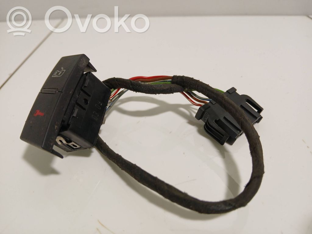 Audi A2 Centrinio užrakto jungtukas 