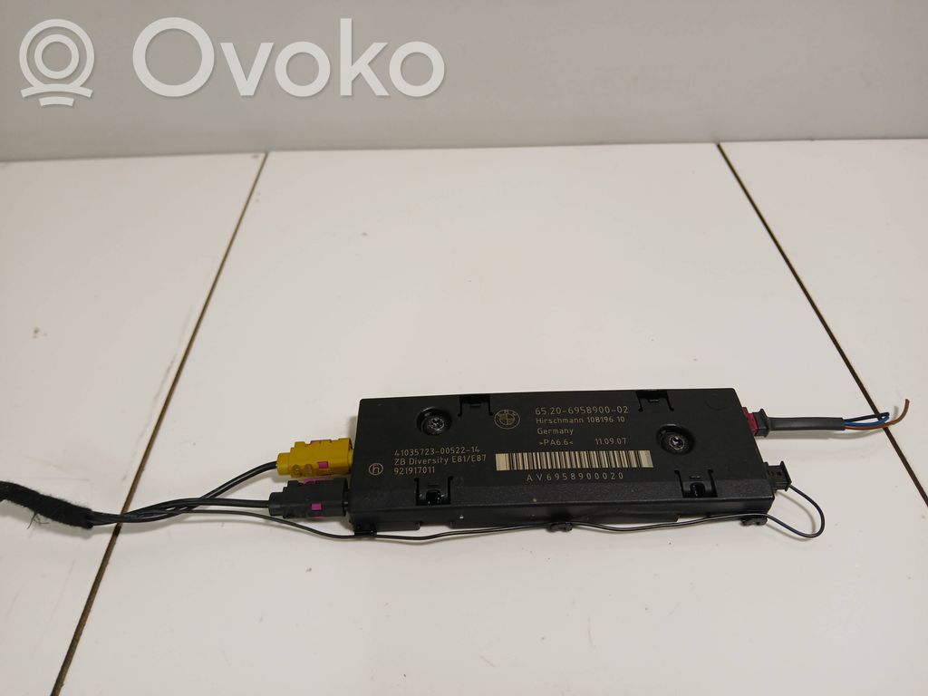 BMW 1 E81 E87 Antenos stiprintuvas 