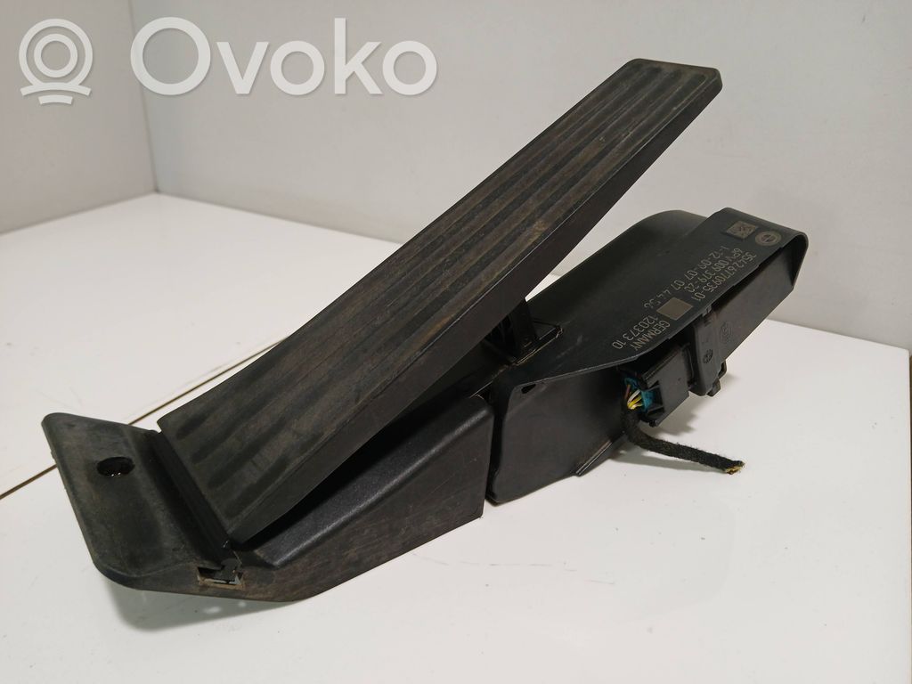BMW 1 E81 E87 Accelerator throttle pedal 