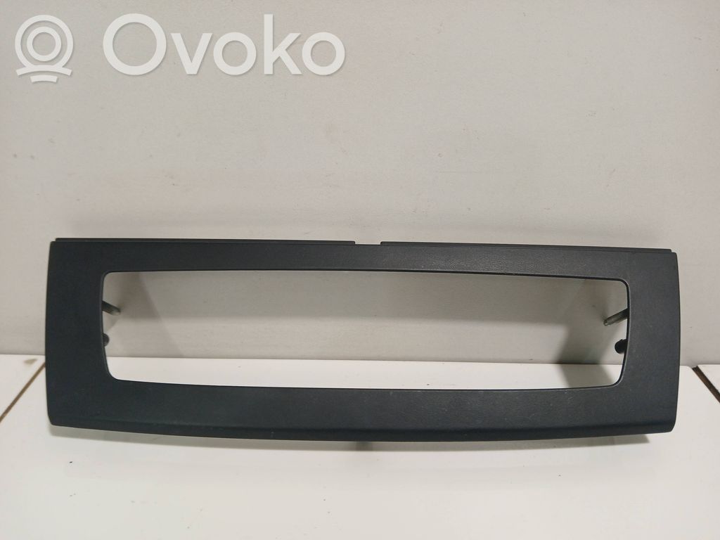 BMW 1 E81 E87 Panelės apdailos skydas (apatinis) 