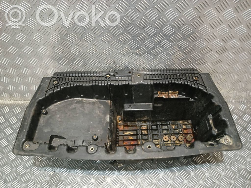 BMW 1 E81 E87 Daiktadėžė bagažinėje 