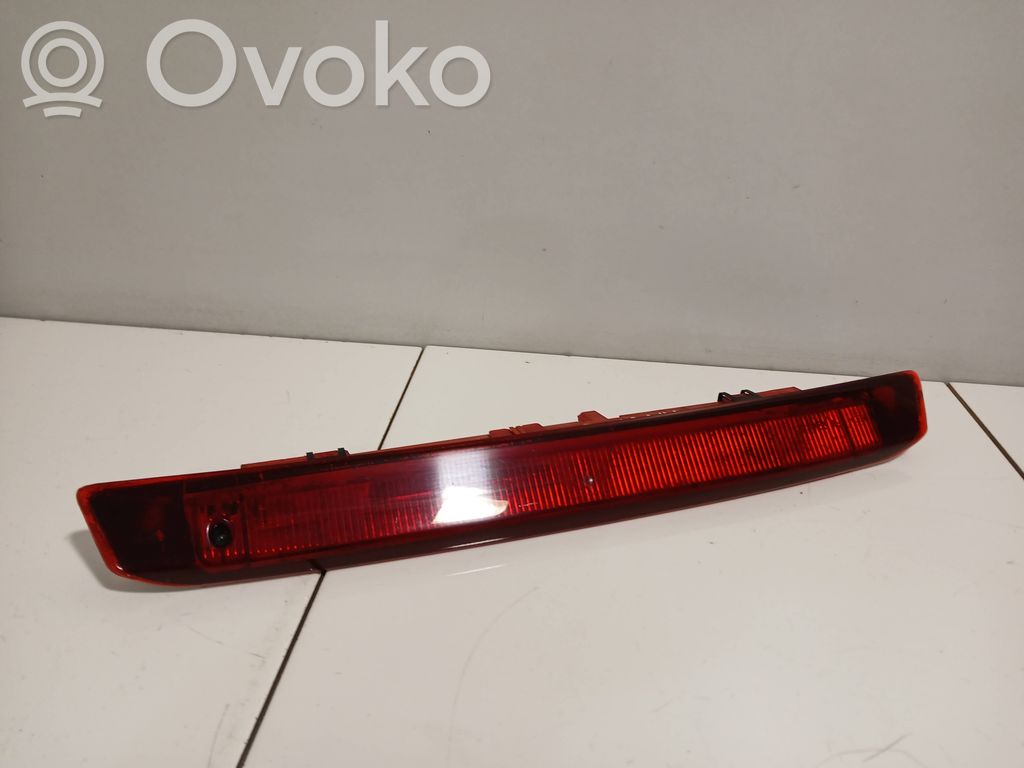 Kolmas/lisäjarruvalo   BS7113A601BD