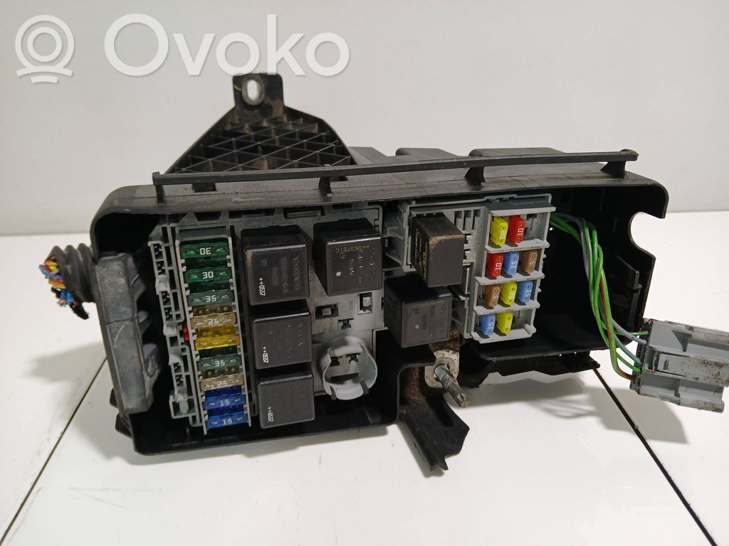 Volvo XC90 Fuse module 