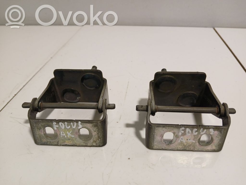 Tailgate/trunk/boot hinge   AM51U42901