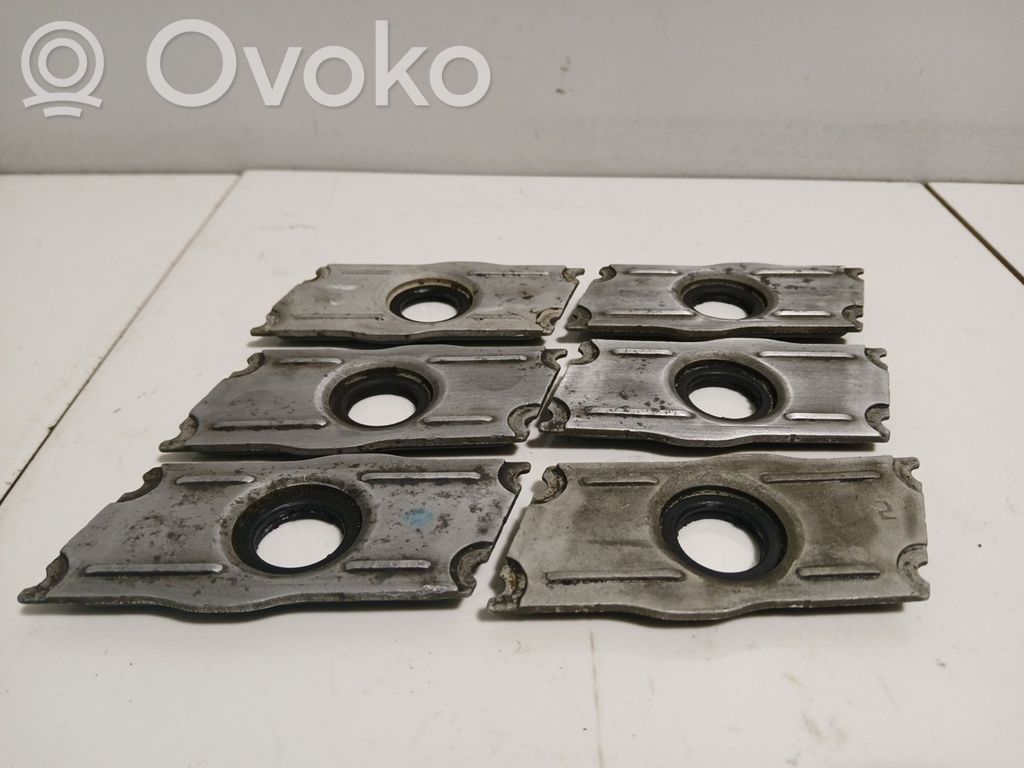Abrazadera del inyector de combustible   059103113E