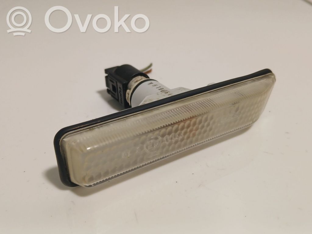 BMW X5 E53 Front fender indicator light 