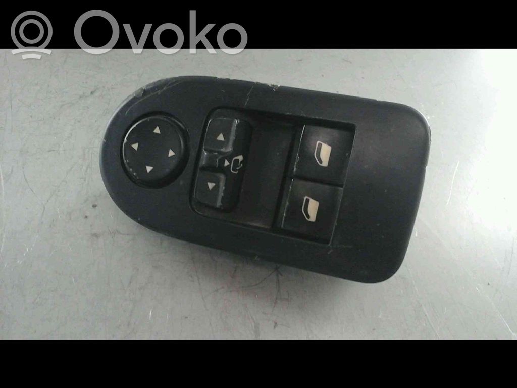 Peugeot 407 Electric window control switch 
