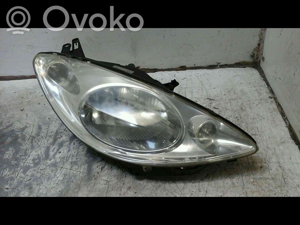 Peugeot 1007 Lampa przednia 