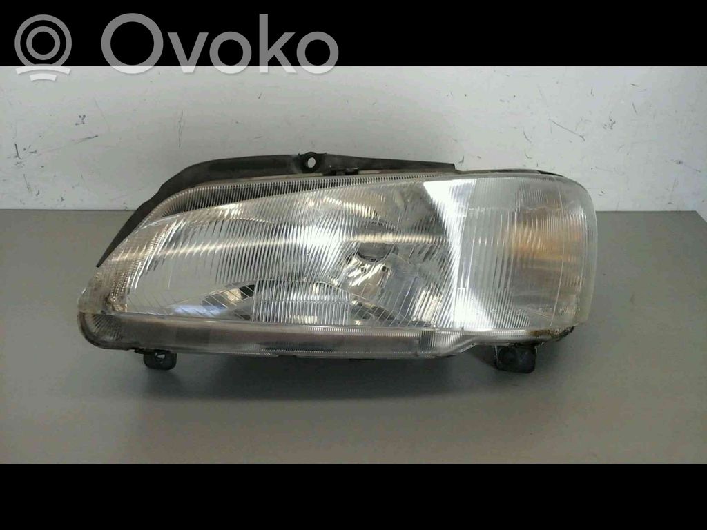 Peugeot 106 Lampa przednia 