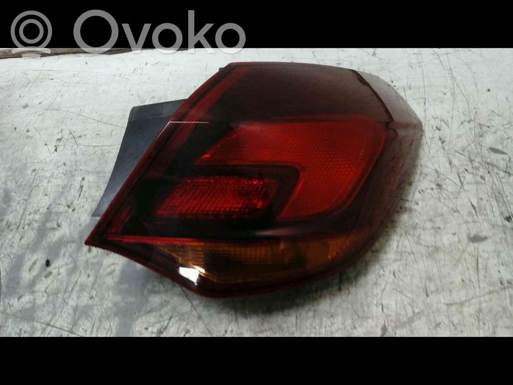 Opel Astra F Задний фонарь в кузове 